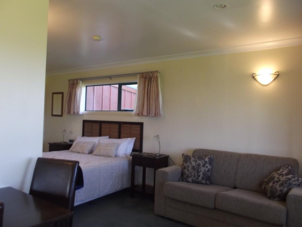 Отель The Little Farm Coromandel Экстерьер фото